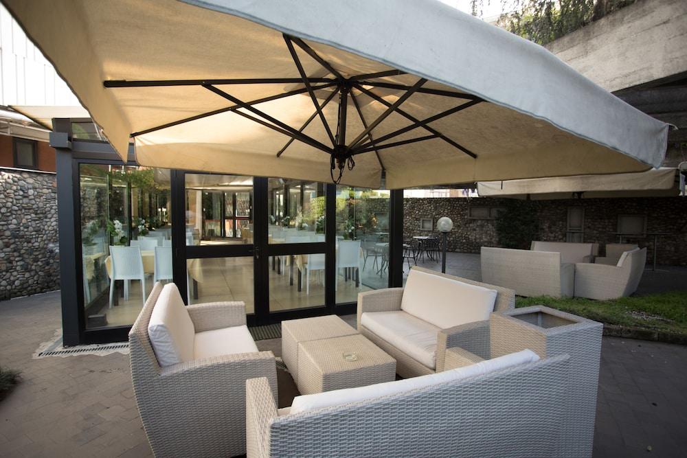 Ih Hotels Milano Eur - Trezzano Sul Naviglio Exteriér fotografie