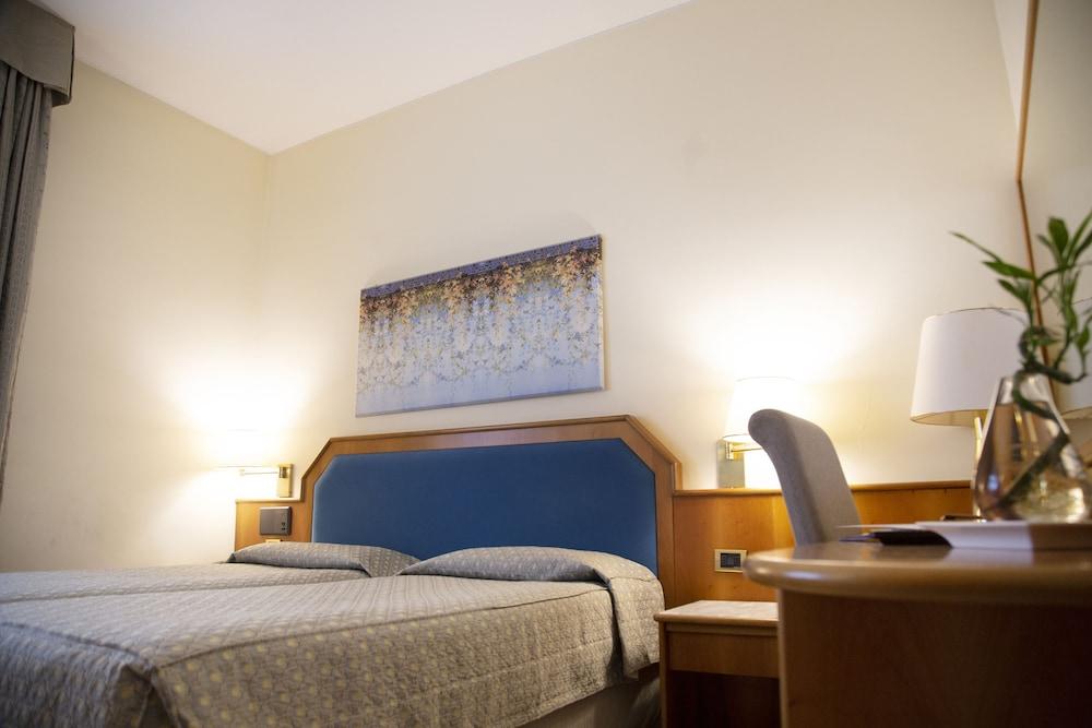 Ih Hotels Milano Eur - Trezzano Sul Naviglio Exteriér fotografie