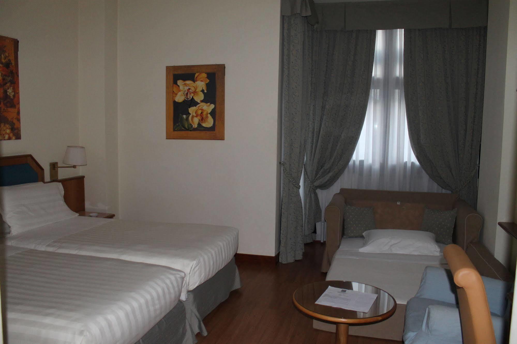 Ih Hotels Milano Eur - Trezzano Sul Naviglio Exteriér fotografie